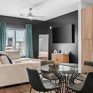 The Hollywood The Gulch Apartment